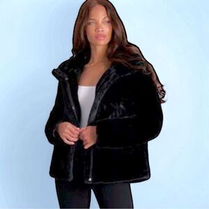 Avec Les Filles Women’s Short Grooved Faux Fur High Neck Coat Oversized Small